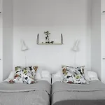 Apartment Sleepwell Itaekeskus, Direct Metro To Center And Bus To Airport Helsinki
