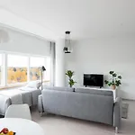 Apartment Sleepwell Itaekeskus, Direct Metro To Center And Bus To Airport