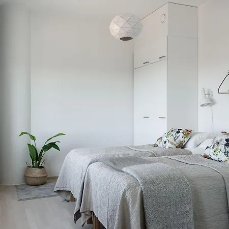 Sleepwell Itaekeskus, Direct Metro To Center And Bus To Airport