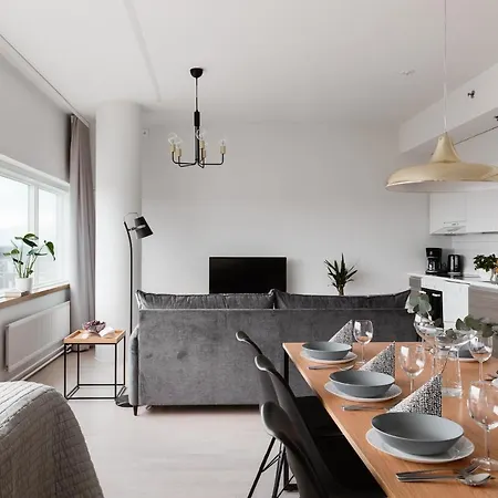 Sleepwell Itaekeskus, Direct Metro To Center And Bus To Airport Хельсинки