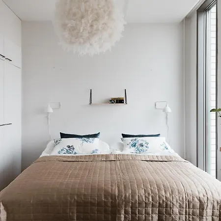 Sleepwell Itaekeskus, Direct Metro To Center And Bus To Airport