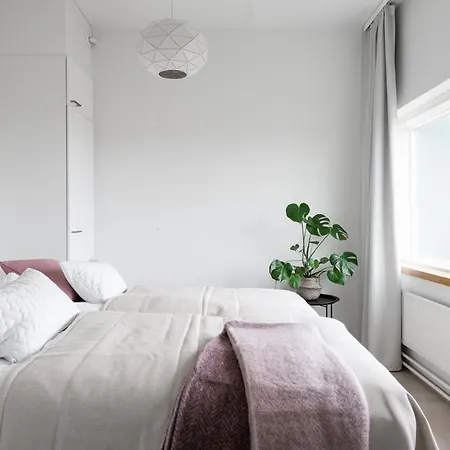 Sleepwell Itaekeskus, Direct Metro To Center And Bus To Airport Helsinki